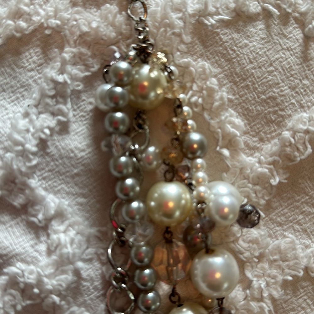 Chunky beaded and layered pearl necklace - Picture 4 of 4